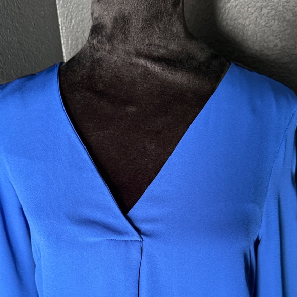 H&M Elegant Blue V-Neck Dress - Picture 2 of 6